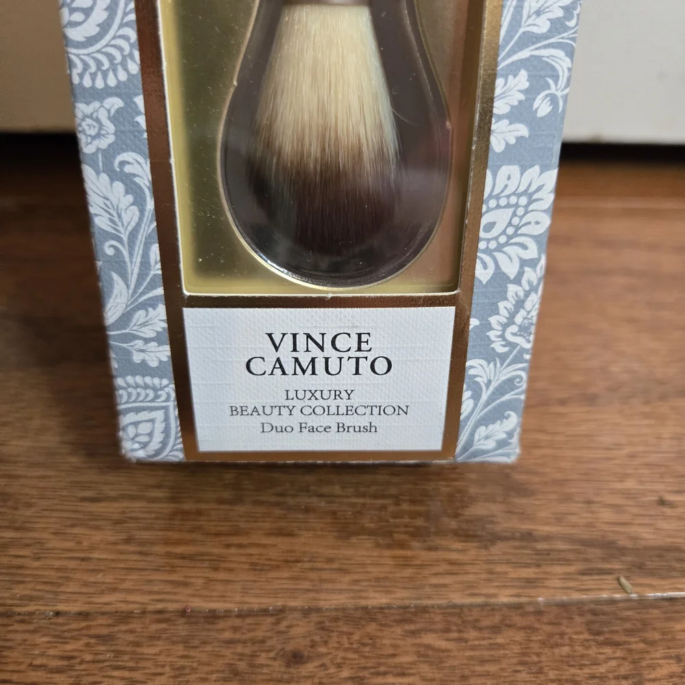 Vince Camuto Dual-Tip Brown Grooming Brush